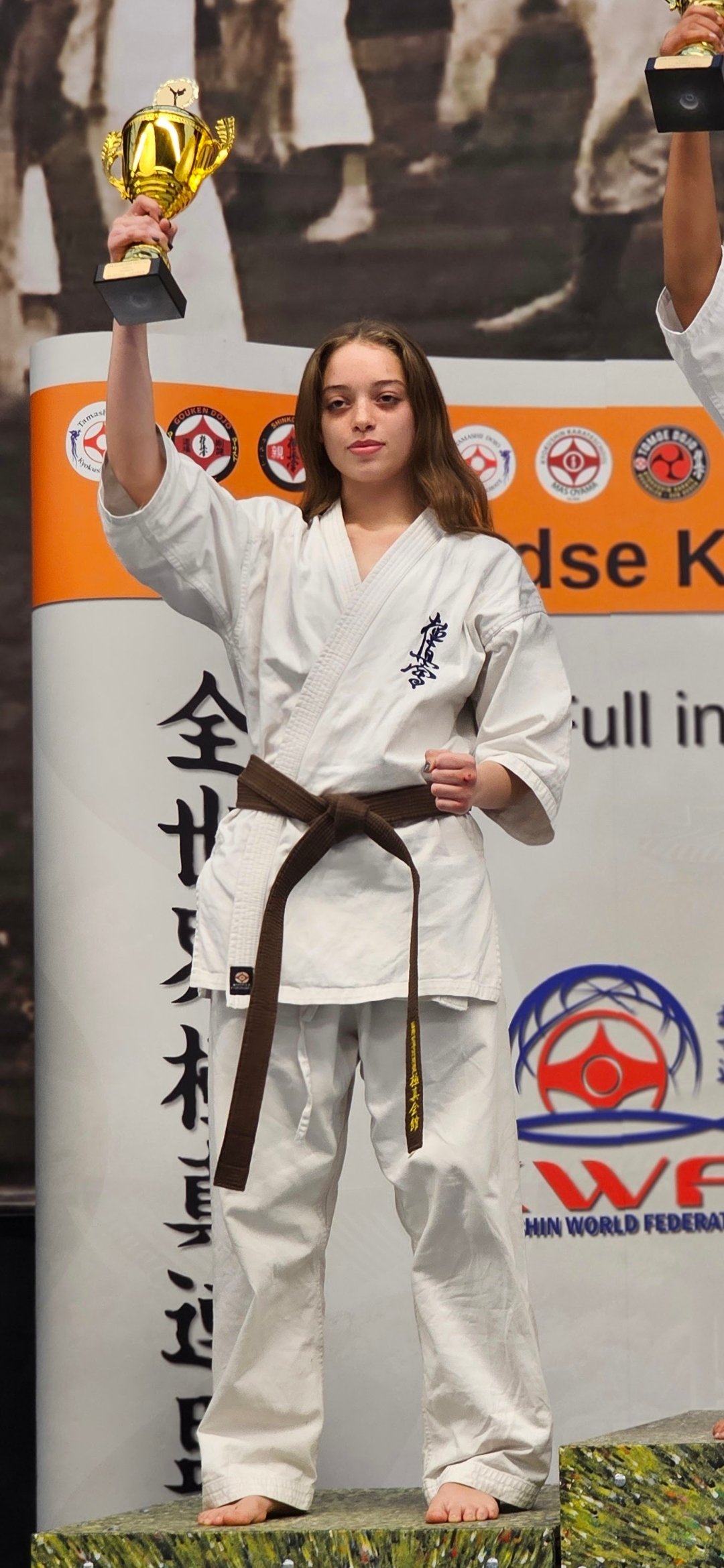 Screenshot_20251020_223213_Photos